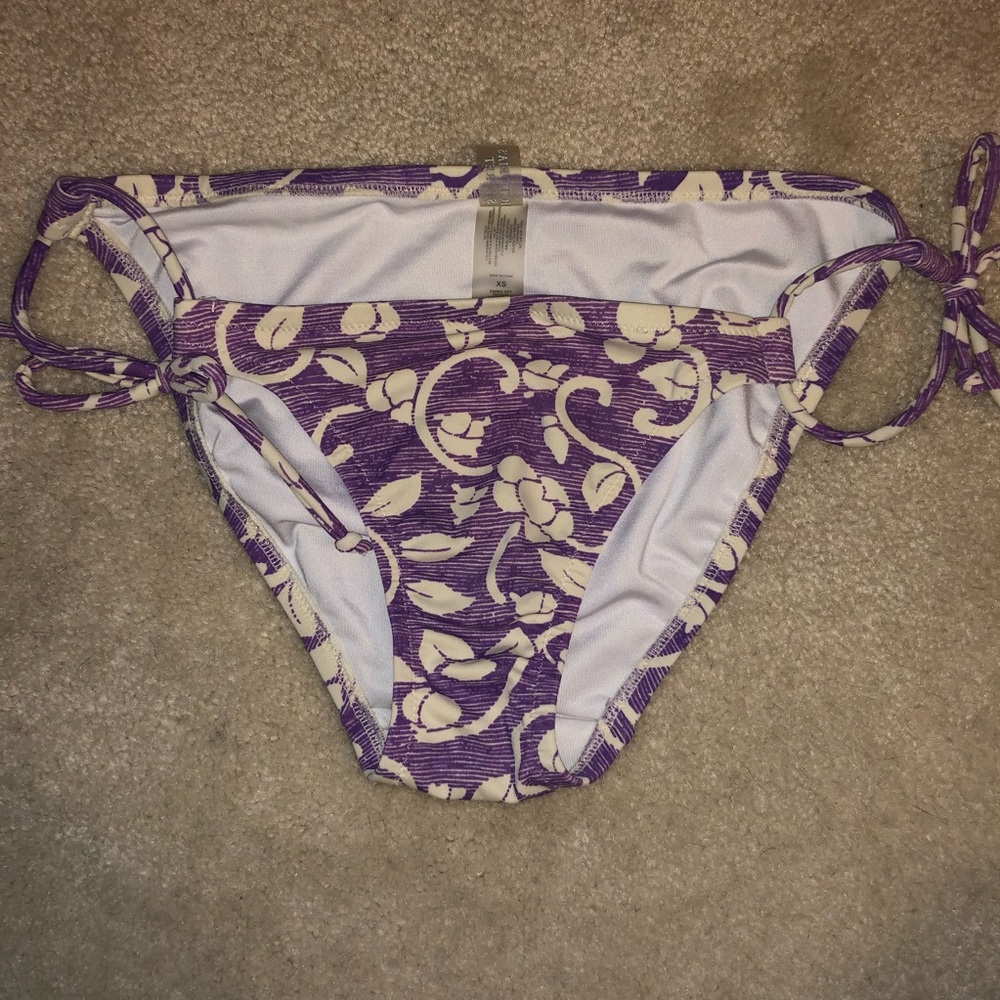 Purple & White Victoria Secret Swimsuit Bottoms XS